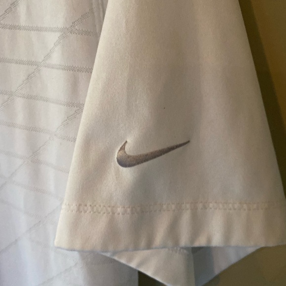 Nike Golf Tour Performance Dri-fit Golf Shirt. Size M - Picture 3 of 5